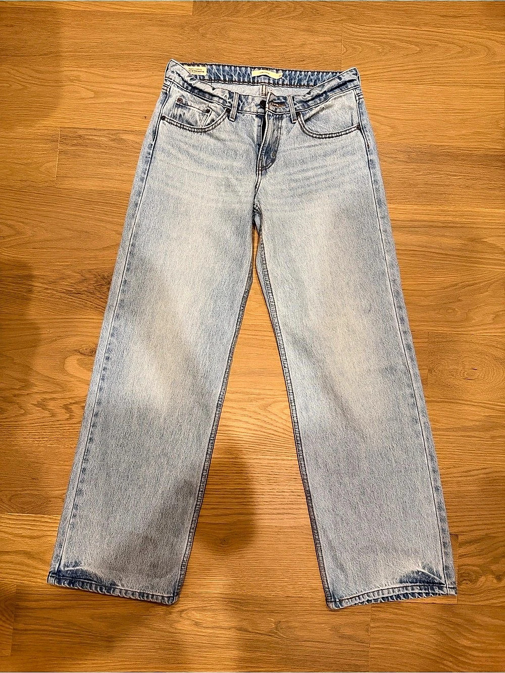 Levi's Premium 501 low loose  Light Wash Jeans Waist 27